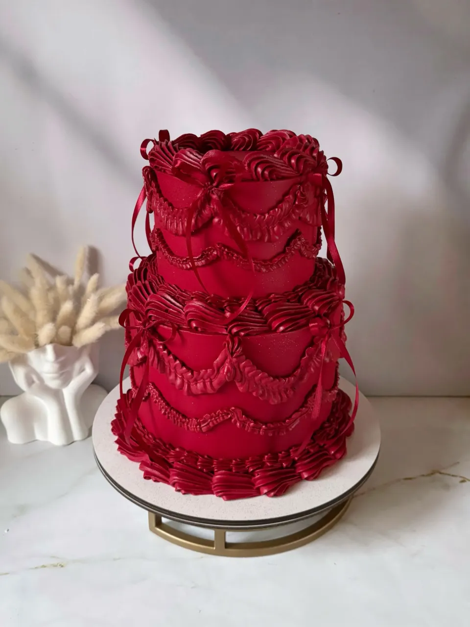 Эффектный красный торт